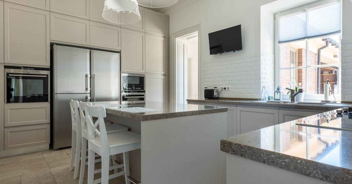 Leveraging Online Reviews for Informed Cabinet Choices