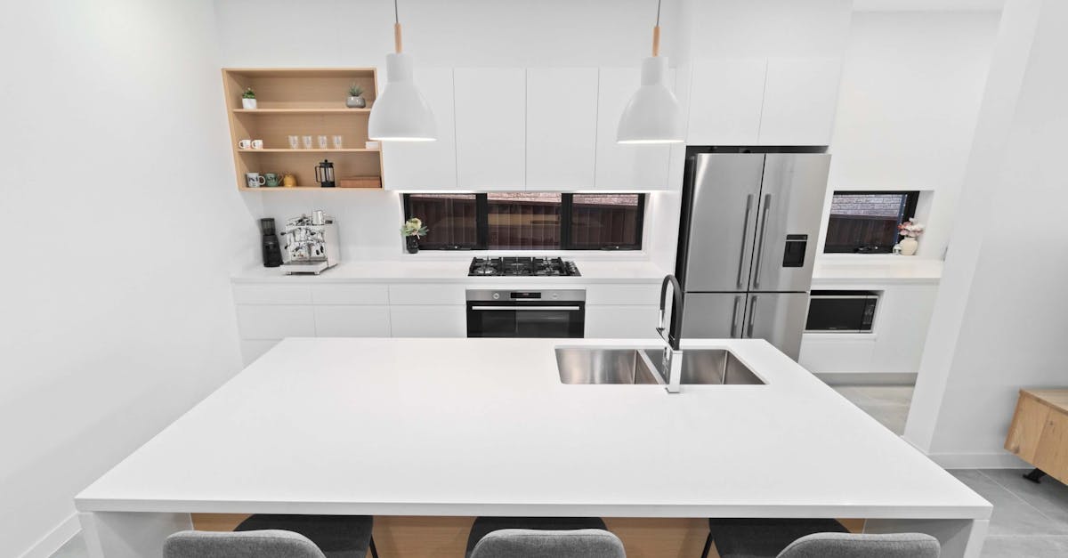 Popular Materials for Modern Minimalist Kitchen Cabinets